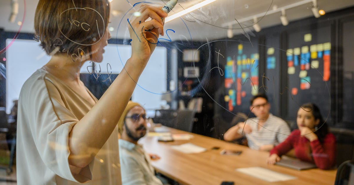 découvrez les avantages du travail collaboratif : amélioration de la productivité, renforcement des liens entre collègues et stimulation de la créativité. transformez votre environnement de travail en un espace d'échanges fructueux et d'innovation collective.