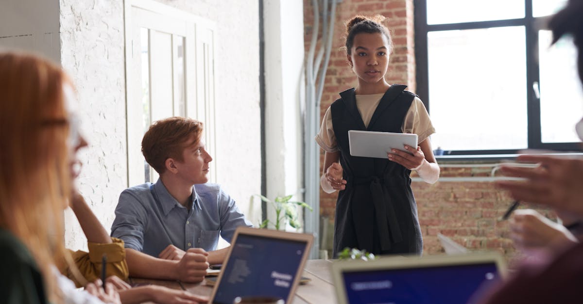 découvrez les avantages du travail collaboratif : amélioration de la productivité, renforcement des liens d'équipe, partage des compétences et créativité accrue. adoptez une approche collaborative pour transformer votre environnement de travail!